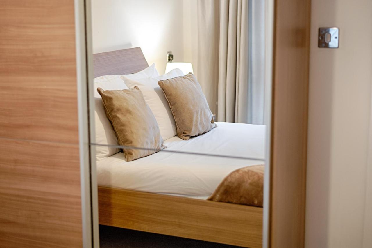Apartamento Parking, Balcony, Fully Equipped Kitchen Swansea Exterior foto